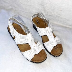 NEW Clarks Lexi Sandals Women 10 White Leather Wedge Slingback Comfort Strappy